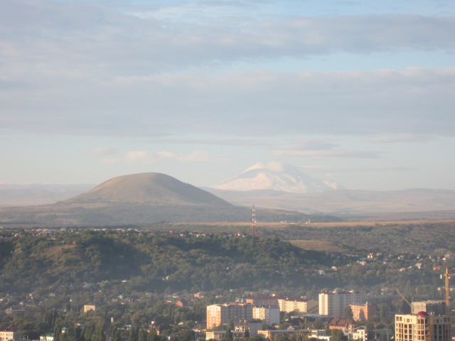 Пятигорск. Вид из окна гостиницы на Эльбрус (справа)